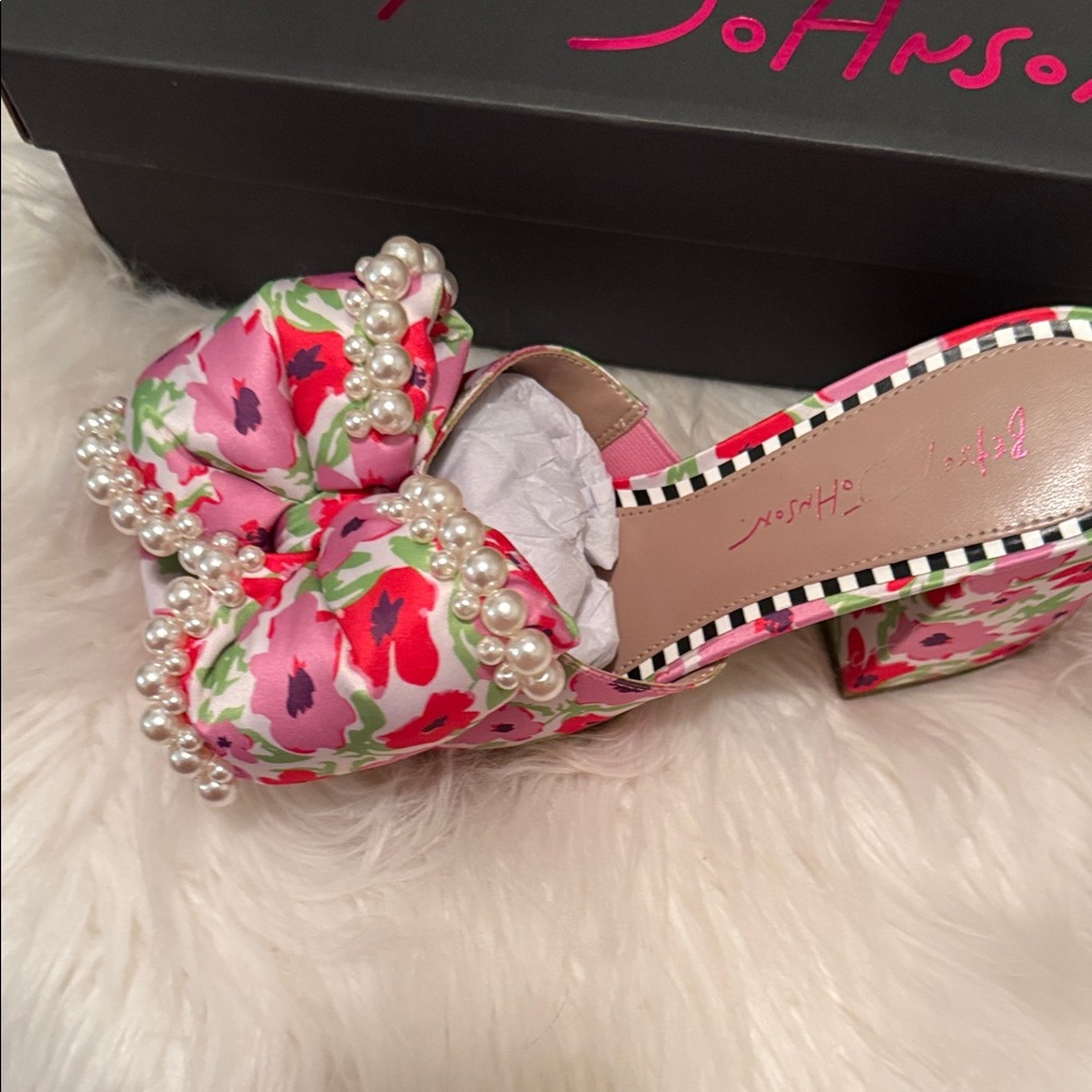 Betsey Johnson Floral Pearl Heels - Picture 2 of 4